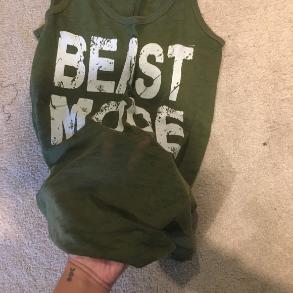 Work Out Tank - Picture 2 of 3